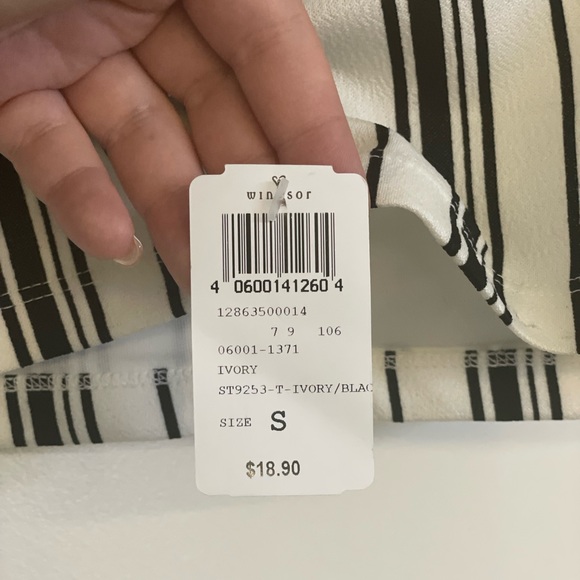 Crop Top! - Picture 4 of 5